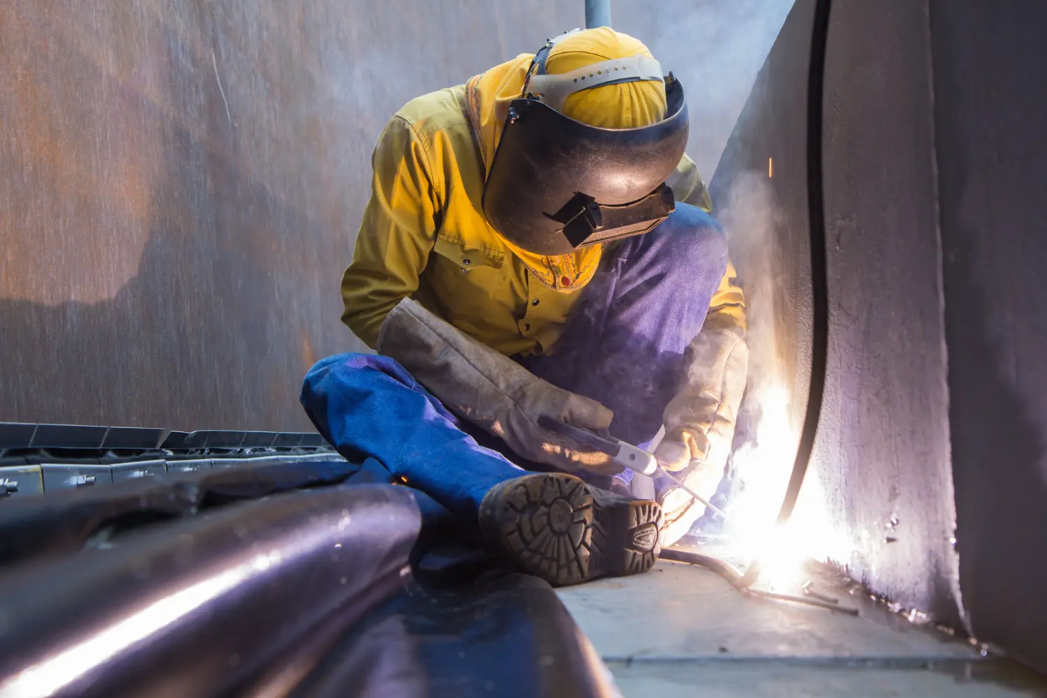 Welding and cutting process in a workshop
